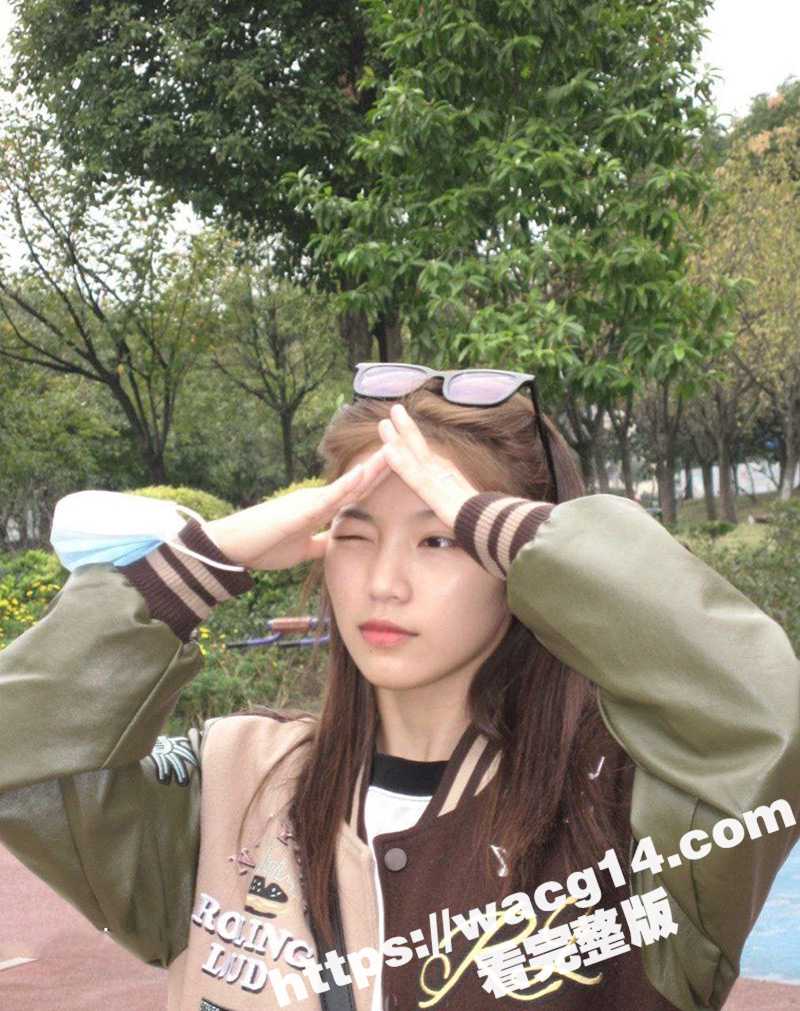 兰州大学大三学姐 王雪凌 与男友自拍性爱视频分手后被曝光!被男友掐着脖子爆操 深情舔屌 上位榨精! - 51吃瓜网-51吃瓜网