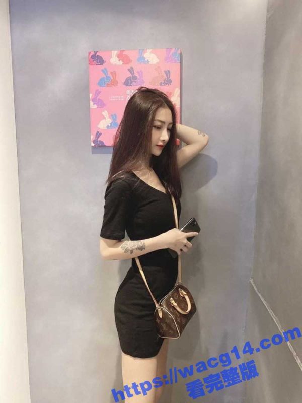 台湾约炮大神性爱视频泄密 有钱公子哥酒店重金约炮25岁极品身材的小网红 前凸后翘的身材极具诱惑！-51吃瓜网