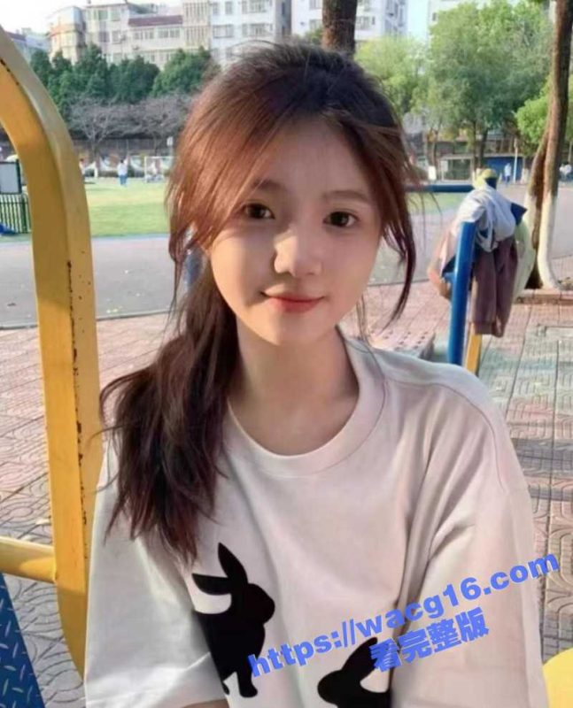 乱伦大神带耐操淫娃妹妹酒店3P 40分钟射了三次两个男人被榨干精液 场面一度十分淫乱！-51吃瓜网