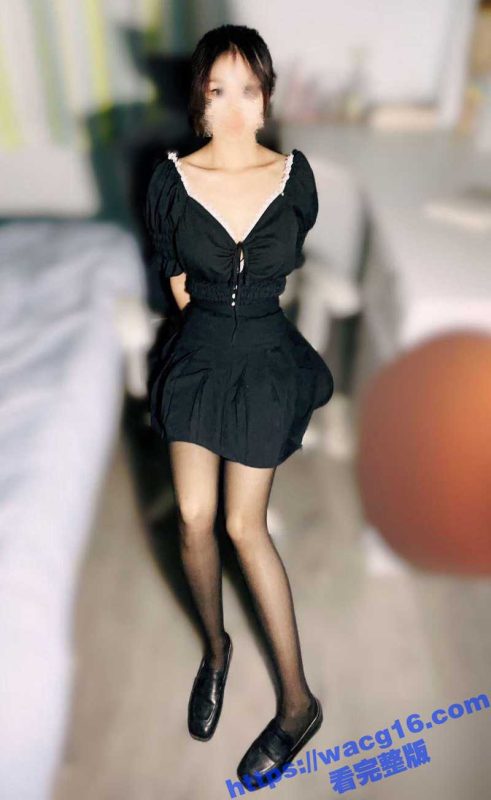 表妹彤彤情趣丝袜初体验 穿上性感黑丝超诱惑 牛奶般的美臀和嫩穴  被表哥后入爆操-51吃瓜网