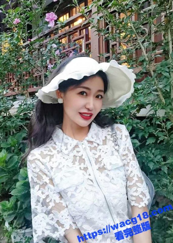 长沙咖啡店老板娘 王思颖 出轨性爱私拍被曝光！饥渴难耐人妻勾搭店内小鲜肉求欢 饱满鲍鱼被大屌疯狂打桩！-51吃瓜网