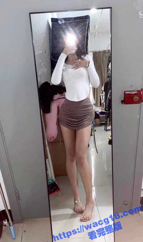 摄影师约拍性感人妻 身材性感翘臀诱人 以拍照为借口 酒店潜规则爆操 这身材绝对极品-51吃瓜网