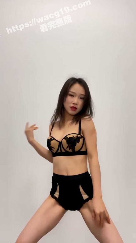 快手擦边骚主播小雪儿2024年尺度最大  私定自慰骚舞还与榜一大哥线下激战视频流出-51吃瓜网