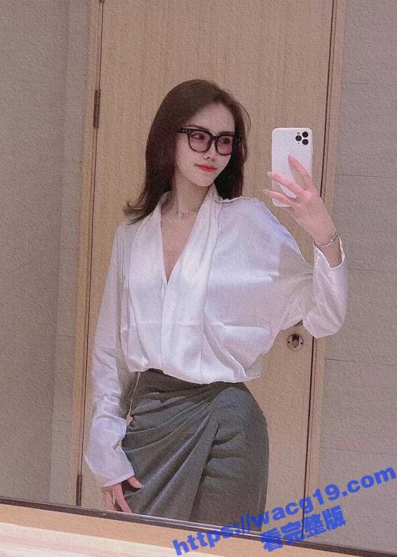 深圳极品平面模特 冯苏妍 性爱视频曝光！完美胴体情趣内衣床上热辣缠绵 堪称劲爆视觉盛宴！-51吃瓜网