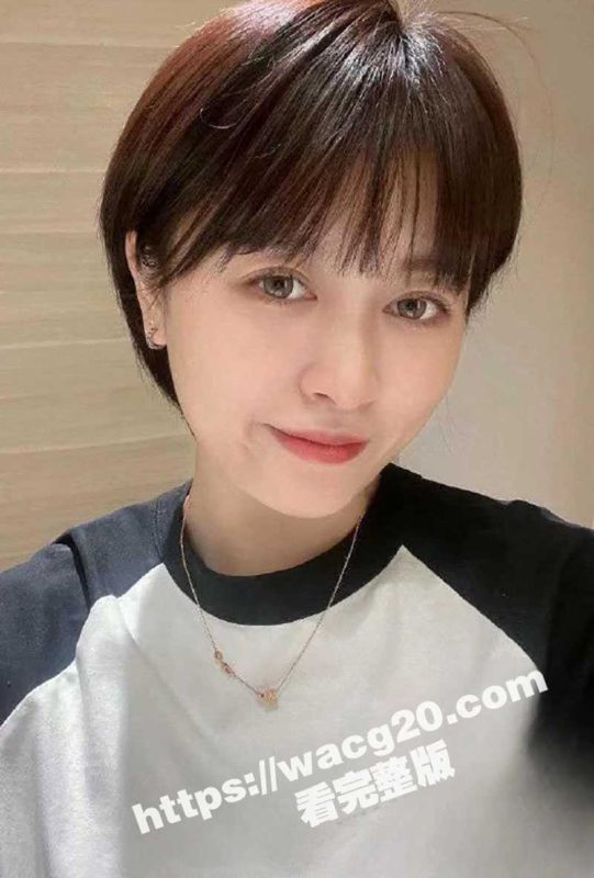 上海人妻公务员Lv不雅视频流出 男女通吃玩喜爱多人运动的放荡少妇 出租车高铁上大胆露出抠逼-51吃瓜网