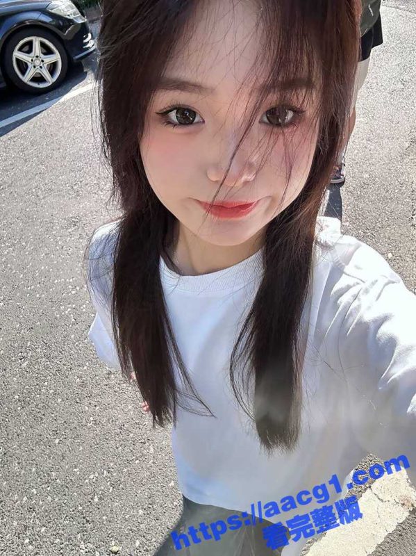 酒店与19岁亲妹妹乱伦 皮肤白皙美乳粉嫩 和哥哥舌吻激情玩穴 再被哥哥无套输出 淫叫声超诱人-51吃瓜网