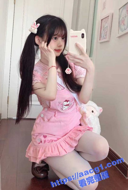 广东轻工职业技术大学动漫社萝莉 熊雨欣 被社长约到酒店无套猛操 粉嫩白虎小穴水声不断-51吃瓜网