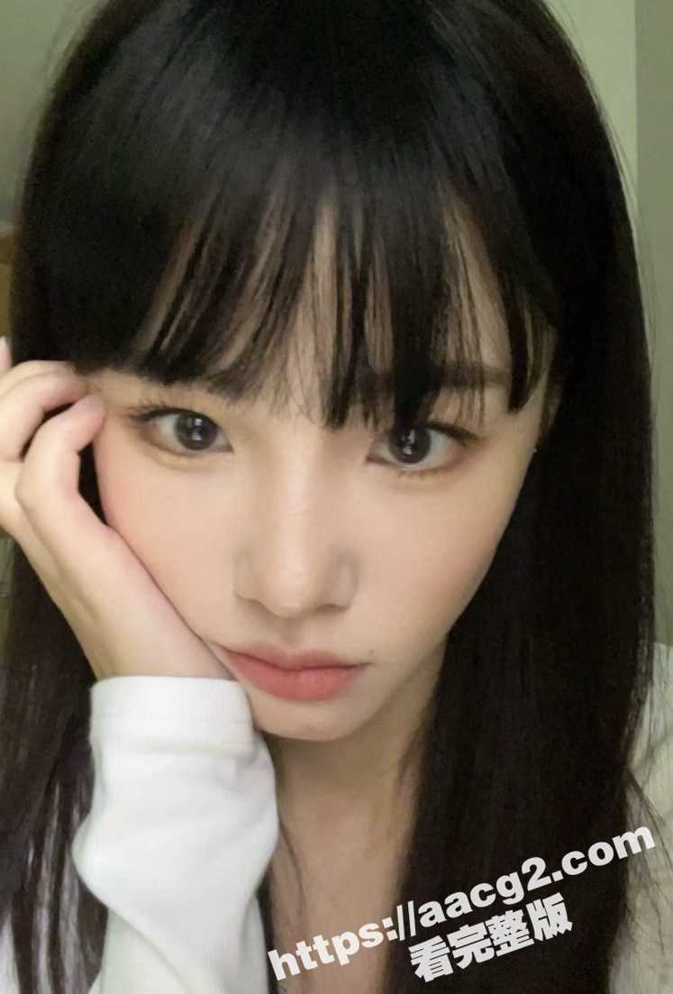 甜美萝莉音学生妹跟金主酒店开房 网袜足交骑乘啪啪 还边跟姐姐通电话 颜射糊脸让人欲罢不能 - 51吃瓜网-51吃瓜网