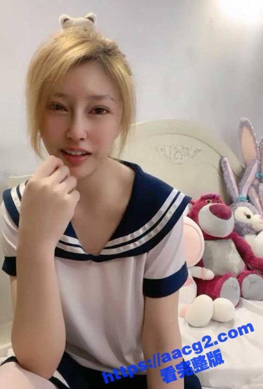 网黄女主播学生妹 御姐好冷 宿舍内全裸直播下海 白嫩身材体操服白丝诱惑！-51吃瓜网