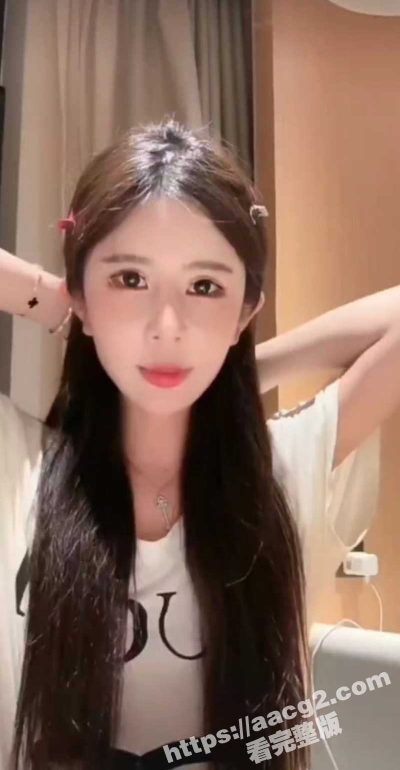 抖音心机女主播乍现春光合集 粉嫩乳头清晰可见 如此慷概的女菩萨 不火天理难容 - 51吃瓜网-51吃瓜网