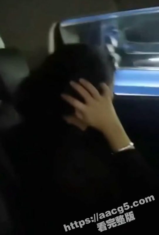 深圳出租车司机 充电间隙跟人妻激情车震 被人家老公当场抓奸 3分29秒完整版视频流出-51吃瓜网