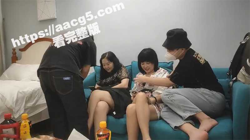 熟女探花母子乱伦4P专场 兄弟俩约操美熟女 身材丰满巨乳诱人 淫靡劲爆香艳佳作-51吃瓜网