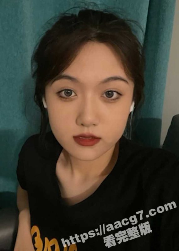 白嫩学生妹分手后被渣男曝光做爱视频 私下竟是欲求不满的骚鸡  淫荡张开双腿露出粉穴迎接大屌插入-51吃瓜网