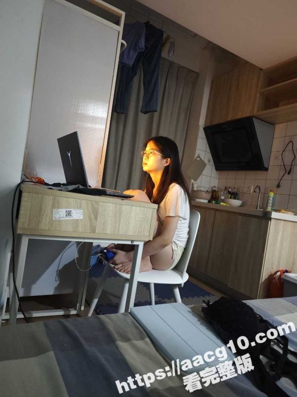 深圳女研究生梁鑫月 极品身材反差学霸 背着男友出轨土豪大叔 男友一气之下将其曝光-51吃瓜网