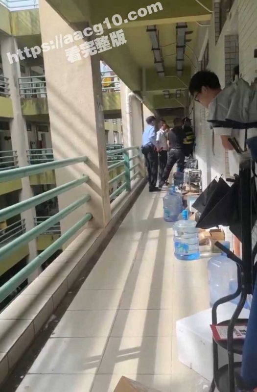 广东工业大学惊现持刀伤人事件 嫌疑人反锁宿舍拒捕 公安人员破门而入 现场视频流出-51吃瓜网