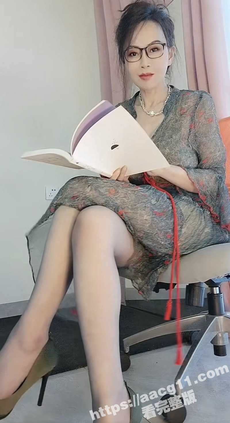 抖音5.5万粉少妇网红柳柳 金主定制私拍流出 皮裤露奶火辣骚舞 抠穴自慰淫荡至极 - 51吃瓜网-51吃瓜网