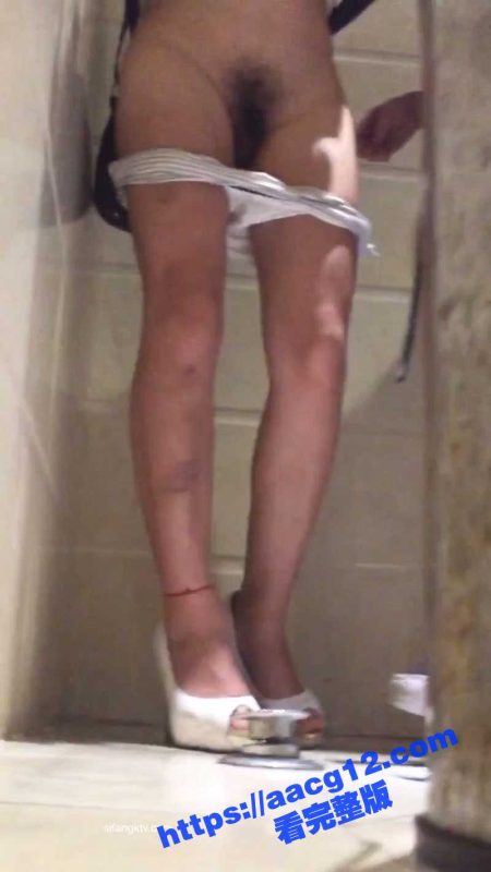 大神偷拍酒吧狗男女激战厕所  外面酒吧DJ小曲里面厕所偷情做爱  妹子被内射还不忘排精-51吃瓜网