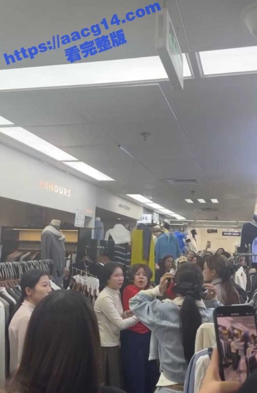 广州沙河服装城 红衣女子因老板一直不发货 上门理论遭店员群殴 现场劲爆监控视频流出-51吃瓜网