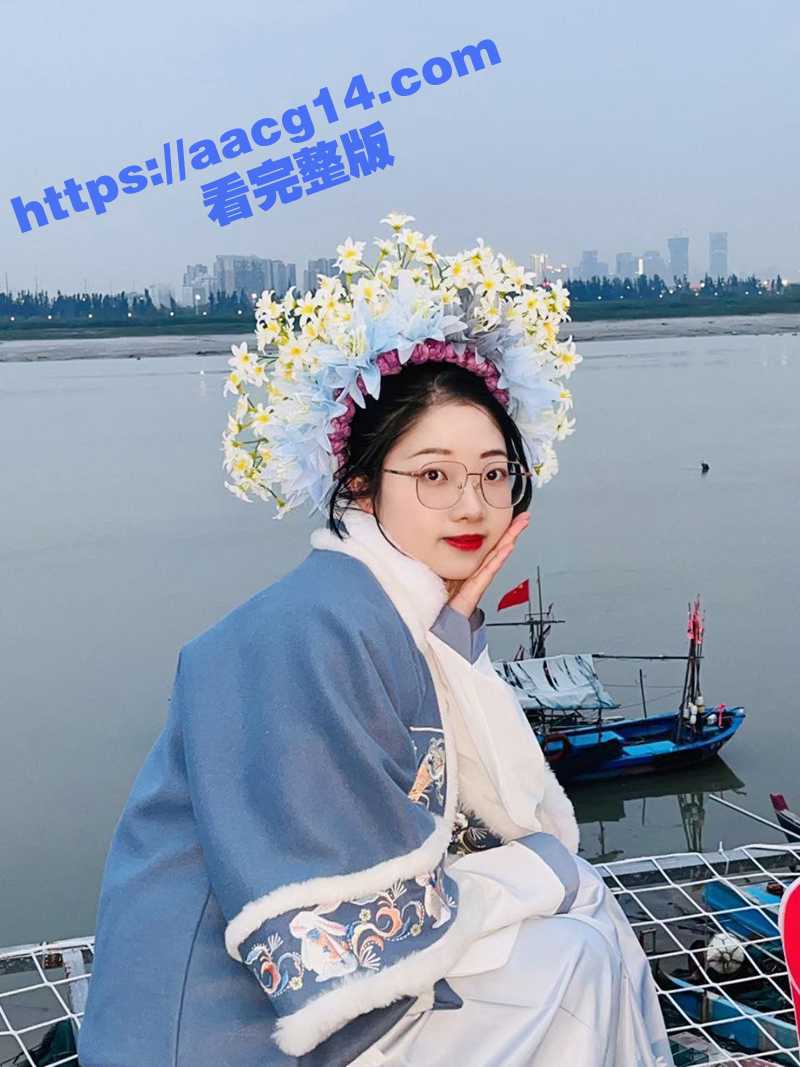 福建淫荡幼师颜思妤 反差眼镜下暗藏口交情欲 天天品尝各种大屌十分爱吞精 平时还自拍记录 - 51吃瓜网-51吃瓜网