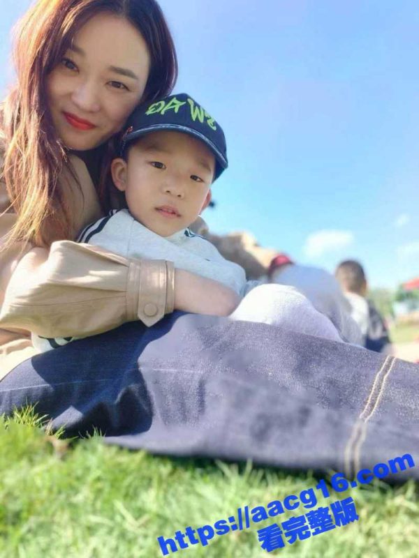 江苏连云港已婚少妇 唐凝钰 趁老公出差带炮友回家偷情 雪白翘臀被疯狂抽插淫水潺潺流出-51吃瓜网