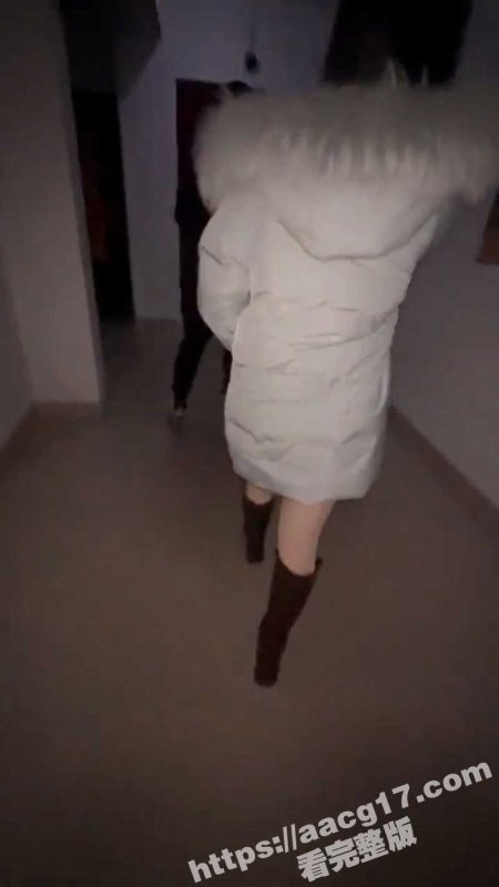 真实记录家庭夫妻淫趴 打扑克老婆当筹码！看看是怎样的牌型能赢得美娇娘！最终群P淫乱大战现场！-51吃瓜网