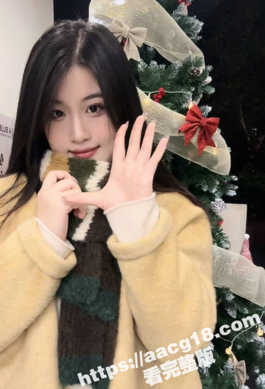 私密影院中白虎萝莉少女被闺蜜表哥的大肉棒征服 光洁的嫩穴被浓稠精液染湿-51吃瓜网