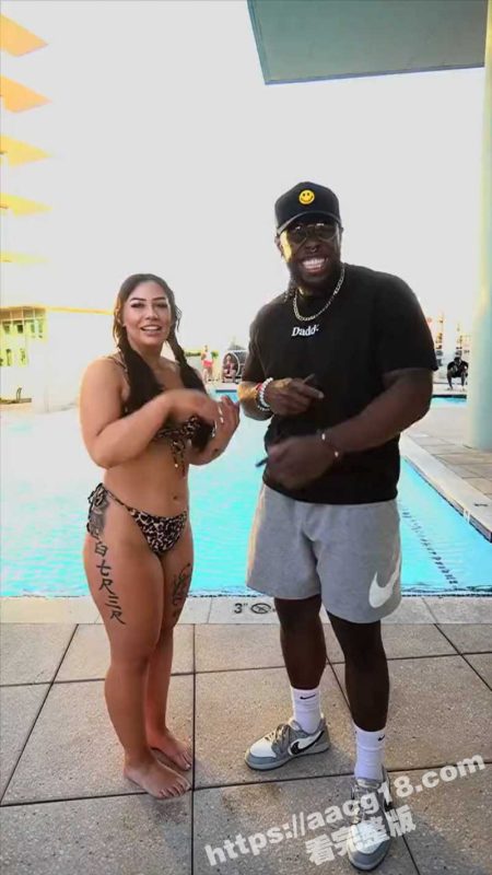 推特网红内哥约炮合集 各种场合搭讪约炮实录 带回家中大玩性爱游戏-51吃瓜网