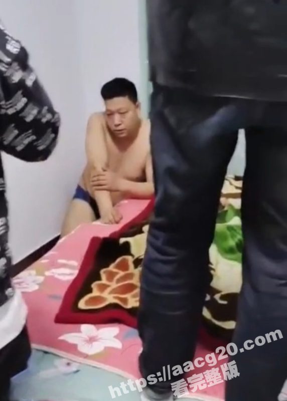 辽宁抓奸名场面 孤男寡女全裸共处一室被抓现行 淫妻誓死保卫情夫惨遭暴揍-51吃瓜网