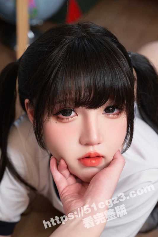 阿薰kaori的调教日记大尺度写真花絮 嫩逼毛多欲求不满 镜头前内裤都被淫液浸湿了-51吃瓜网