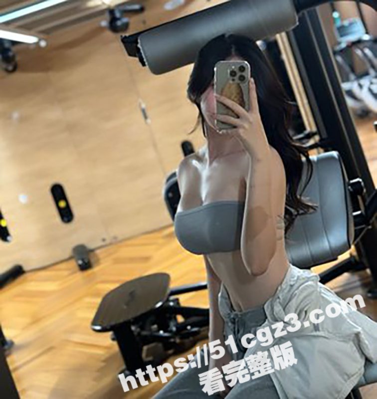 推特爆乳女神 云云是我呀 皮肤白嫩童颜巨乳 黄金比例身材 小穴粉嫩诱人 激情做爱淫叫不断-51吃瓜网