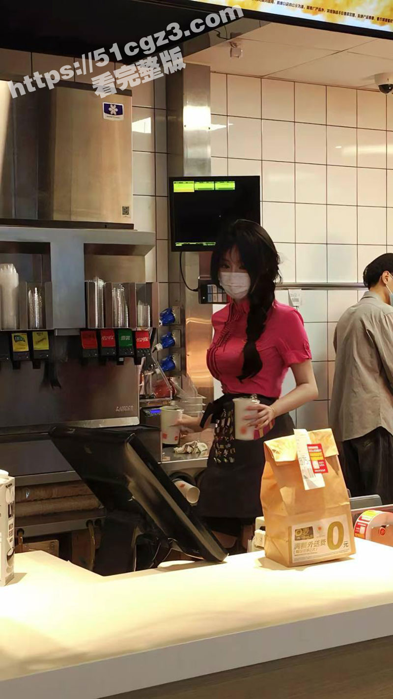 广州麦当劳性感学妹 谁知私下骚得可怕 脱下黑丝高跟任由我干 店内舌吻深喉 请假直奔酒店开房啪啪啪 - 51吃瓜网-51吃瓜网