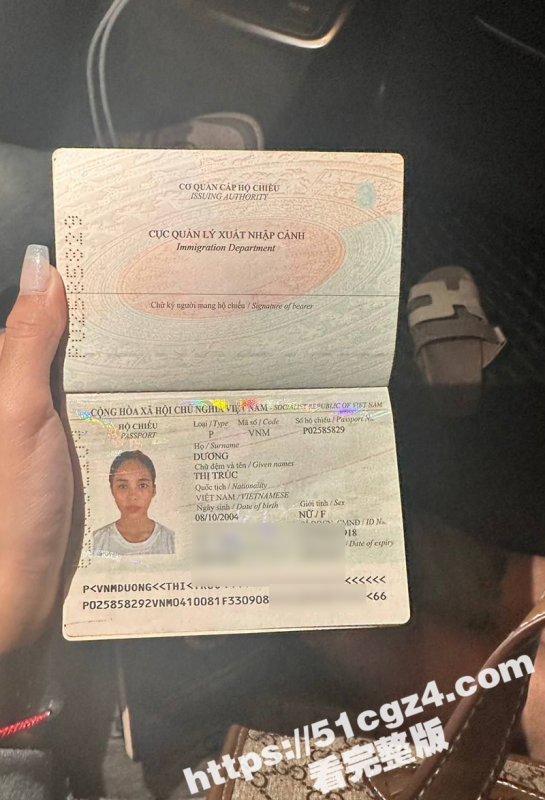 越南已婚人妻 阮蓉 在园区当公用性奴肉便器 老公得知后忍无可忍 回家后直接当场离婚-51吃瓜网