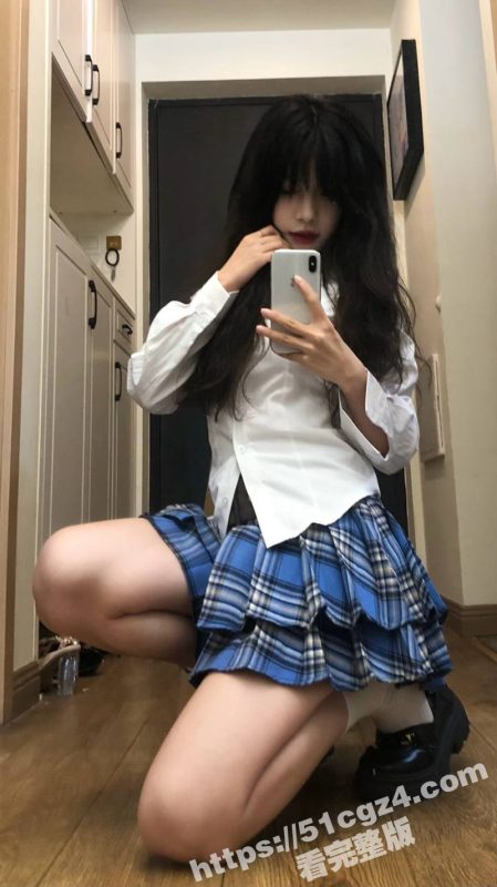 约炮大神在大学城附近出租屋内专泡嫩妹 多个大学生JK妹子被爆操内射-51吃瓜网