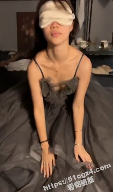 极品清纯小美女 被渣男哄骗调教 蒙眼爬行跪舔肉棒 玉乳娇嫩母狗气质爆棚！-51吃瓜网