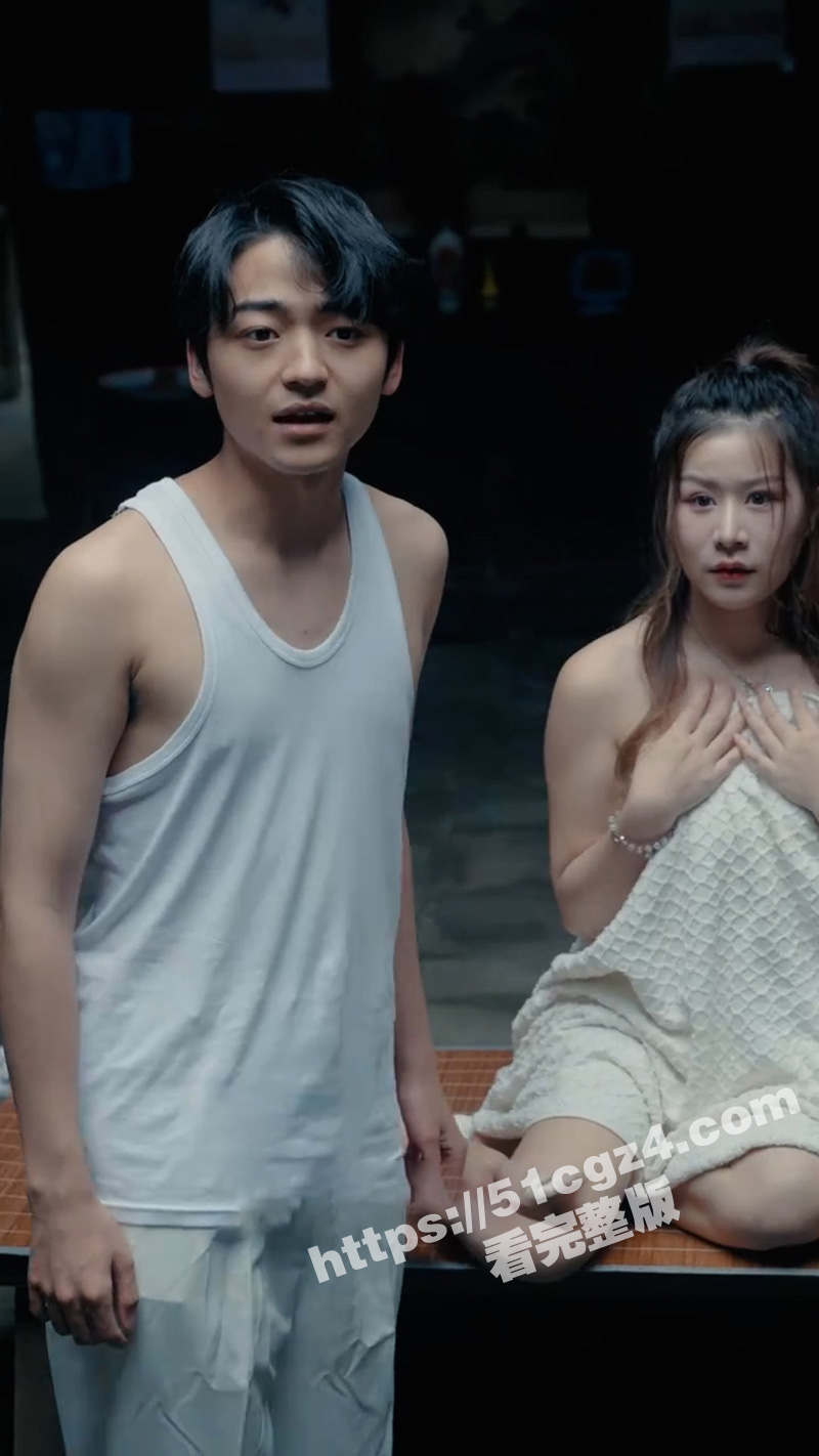 擦边短剧《大山里的医生》小村医赖向东和俏寡妇靳明珠的故事 - 51吃瓜网-51吃瓜网