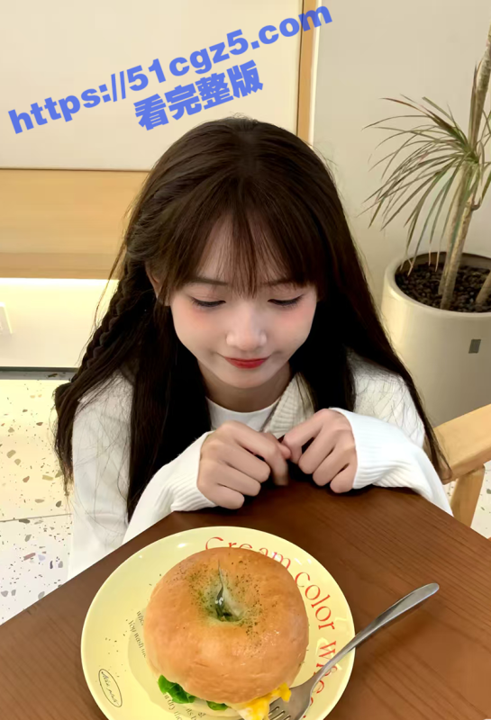 山东青岛二中学生情侣 校内卫生间性爱视频流出 伴随学生的吵闹声 男友无套激情后入-51吃瓜网