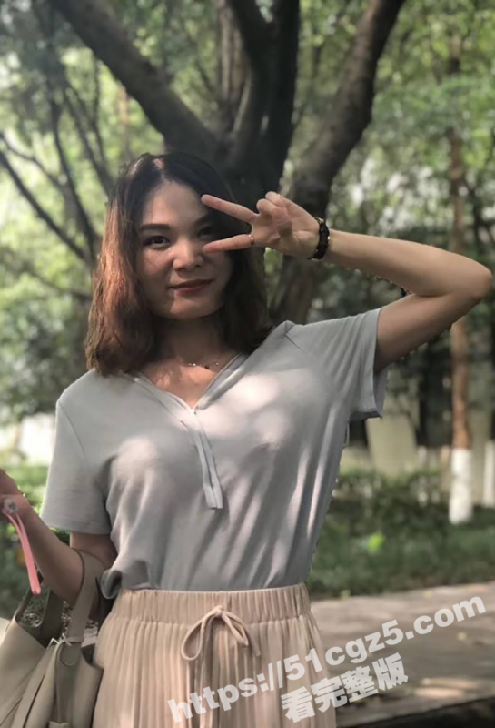 重庆反差人妻 李沐嵘 与出差老公裸聊私拍流出 独守空房小少妇自慰扣穴 淫水拉丝-51吃瓜网