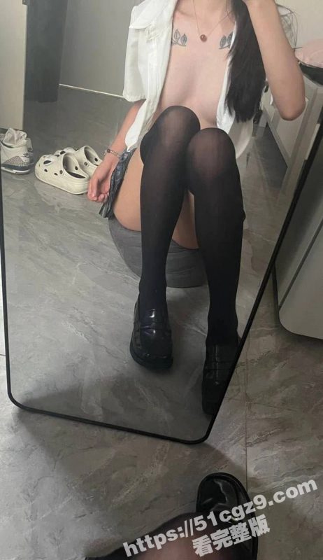 厦门大学大一新生林惠自慰视频大曝光 黑丝制服自慰棒玩具齐上手 可爱学生妹玩得花啊-51吃瓜网