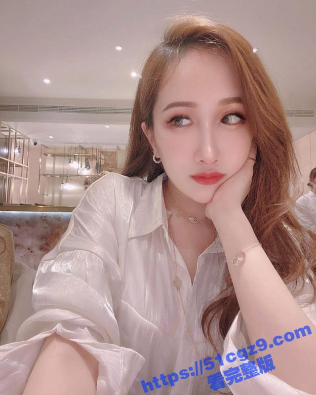 海角兄妹乱伦 高颜值女神级亲妹 被大神哄骗到温泉洗浴 休息室掰开嫩穴爆操！-51吃瓜网