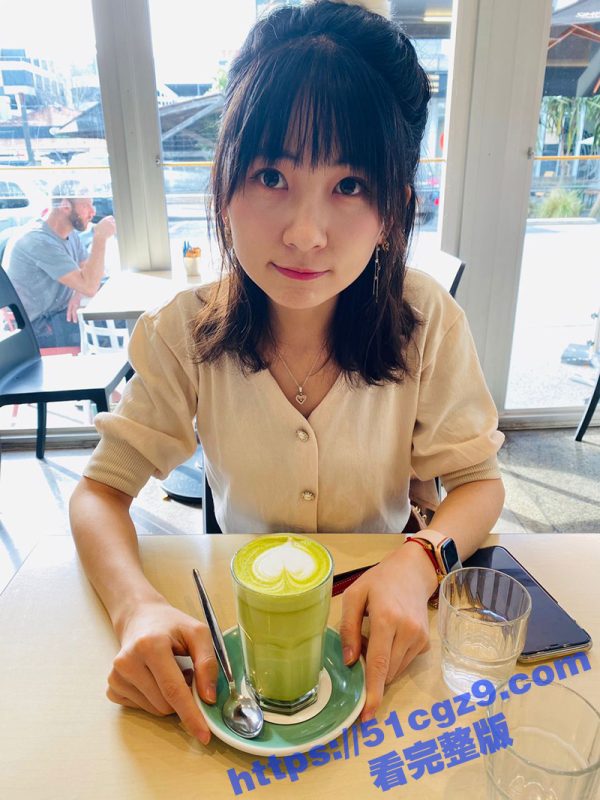 台湾嫩妹赵心怡瞒着男友偷吃富二代 超嫩白虎蝴蝶穴被无情内射 体内残留精液回家再战男友！-51吃瓜网