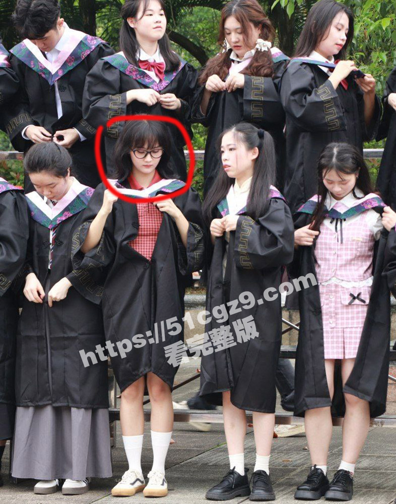 广东金融学院高颜值女神 周若雨 自慰口交视频流出 清纯外表下竟是反差的口交高手！ - 51吃瓜网-51吃瓜网