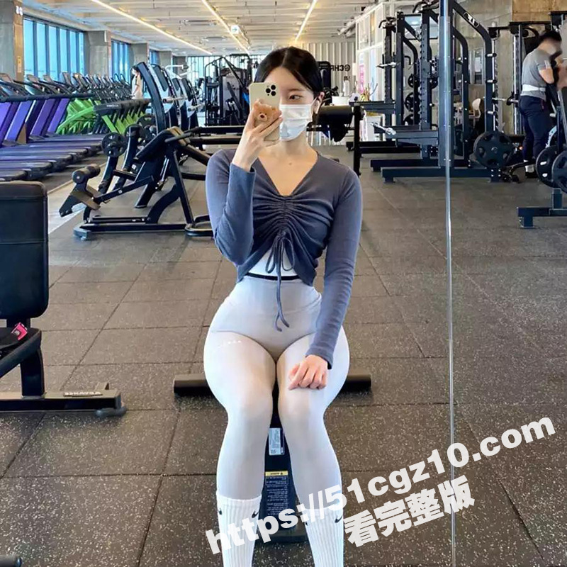 约炮高颜值健身私教  蜜桃臀健身母狗被彻底开发 后入打桩猛操那片森林！-51吃瓜网