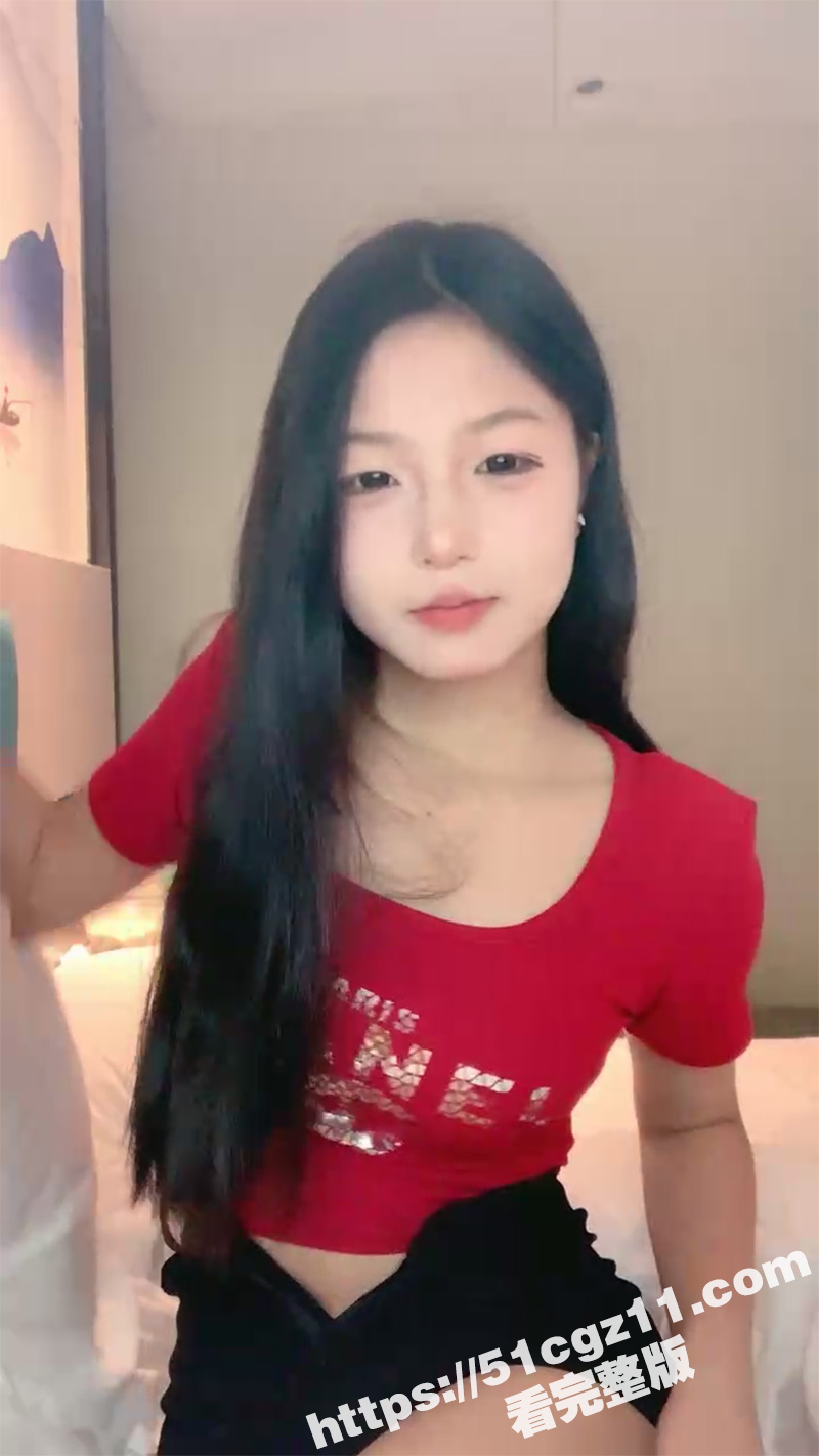 清纯靓丽美少女 被男友忽悠下海直播 颜值甜美身材极品 穿诱人白丝激情足交 被男友爆操粉嫩小穴 - 51吃瓜网-51吃瓜网