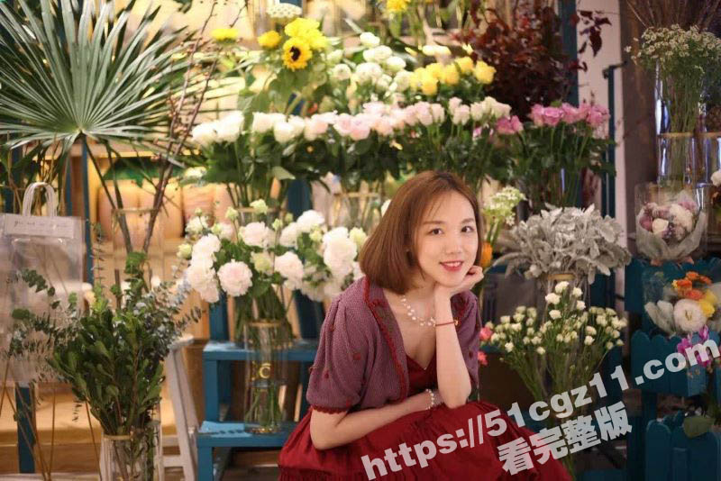 极品短发少妇嫌弃老公不行 在网上直播寻找金主 被约到酒店后入猛操 骚货全程直喊：用力就这样-51吃瓜网