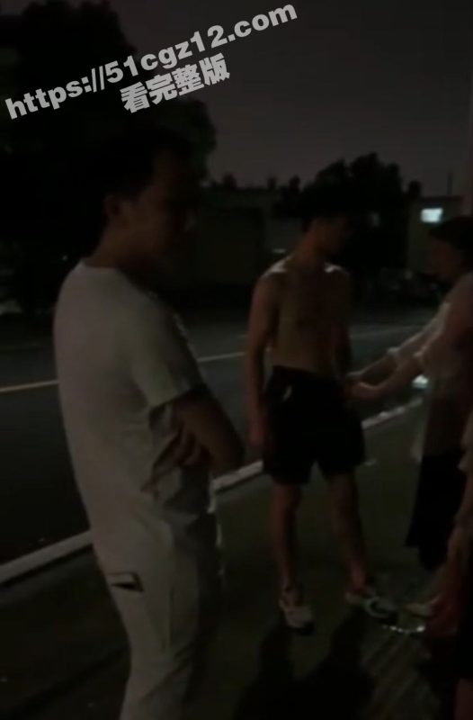 广东女子开男友的车出轨约炮 结果被男友当场捉奸爆揍 现场完整版视频流出！-51吃瓜网