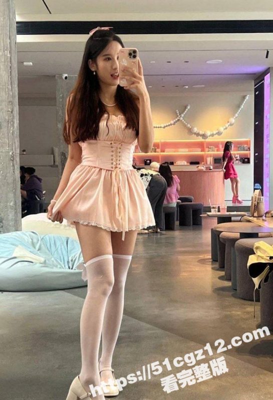 南京已婚健身教练 赵丽妍 酒店出轨富二代男学员 人妻化身榨精机遭花式玩弄 从足交电击到颜射口爆-51吃瓜网