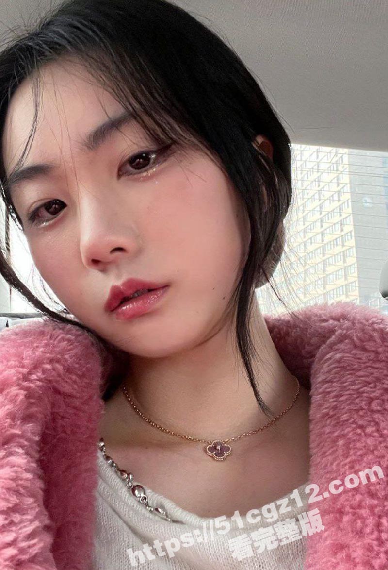 微博高颜值反差网红 悲伤口袋小狗 清纯系健身婊露脸自慰 淫荡口交玩弄假屌 劈腿掰穴展示粉肉 - 51吃瓜网-51吃瓜网