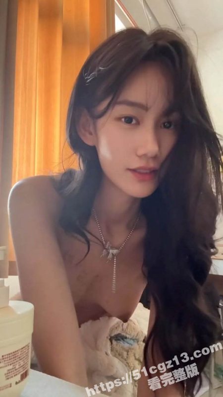 05年极品大长腿新疆小姐姐 查小理 被金主网调线上布置任务 小麦色皮肤修长的身材全裸自慰 极其风骚！-51吃瓜网