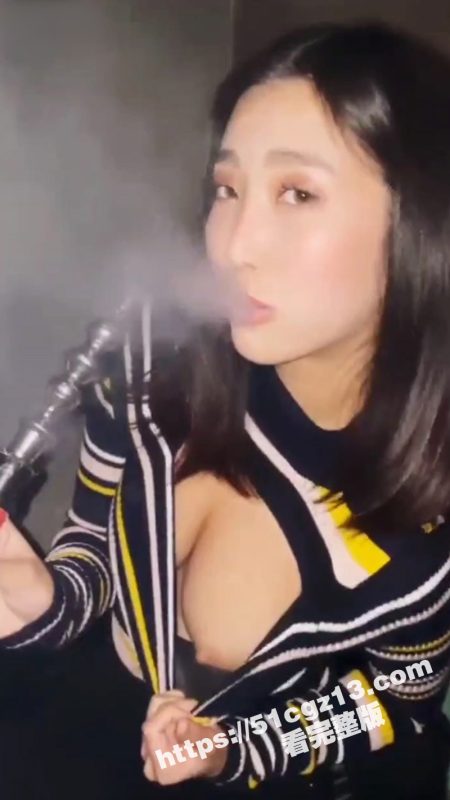 英区留子玩的就是不一样 姐妹花吸嗨之后随便找个老外带回酒店一起玩双飞！-51吃瓜网