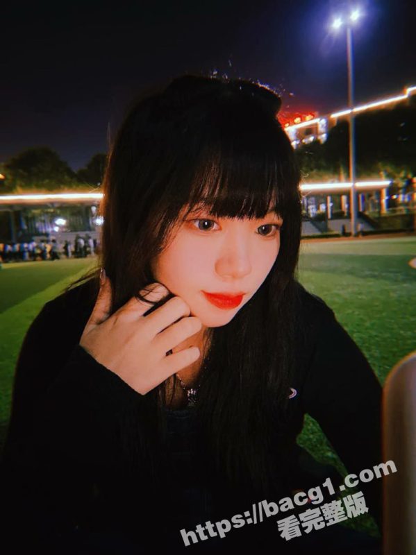 约炮清纯颜值学生妹 皮肤白嫩长腿翘臀 表面乖乖女 私下却是个只爱大屌的母狗 做爱视频曝光-51吃瓜网